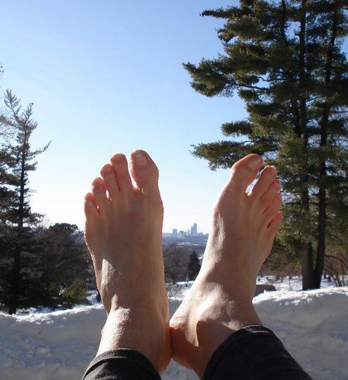 barefoot-in-the-snow-2-copie-2.JPG