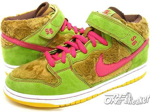 nike dunks bear