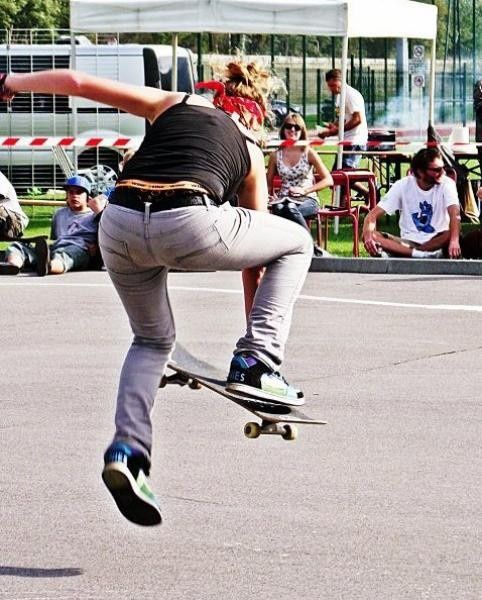 Manon-Lemarchand-skateboard-2.jpg