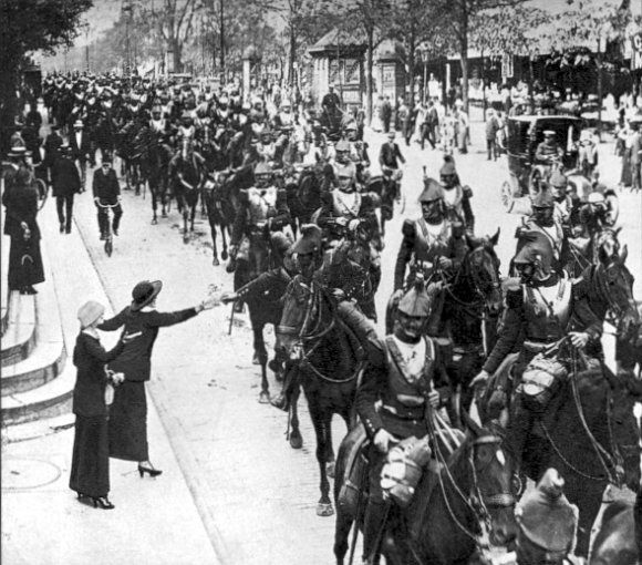 France Cavalerie WW1 French heavy cavalry Paris August 1914