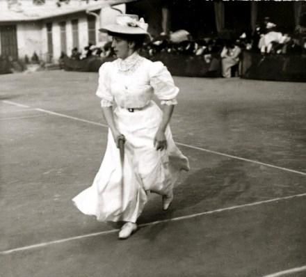 Tennis-woman-1900.jpeg