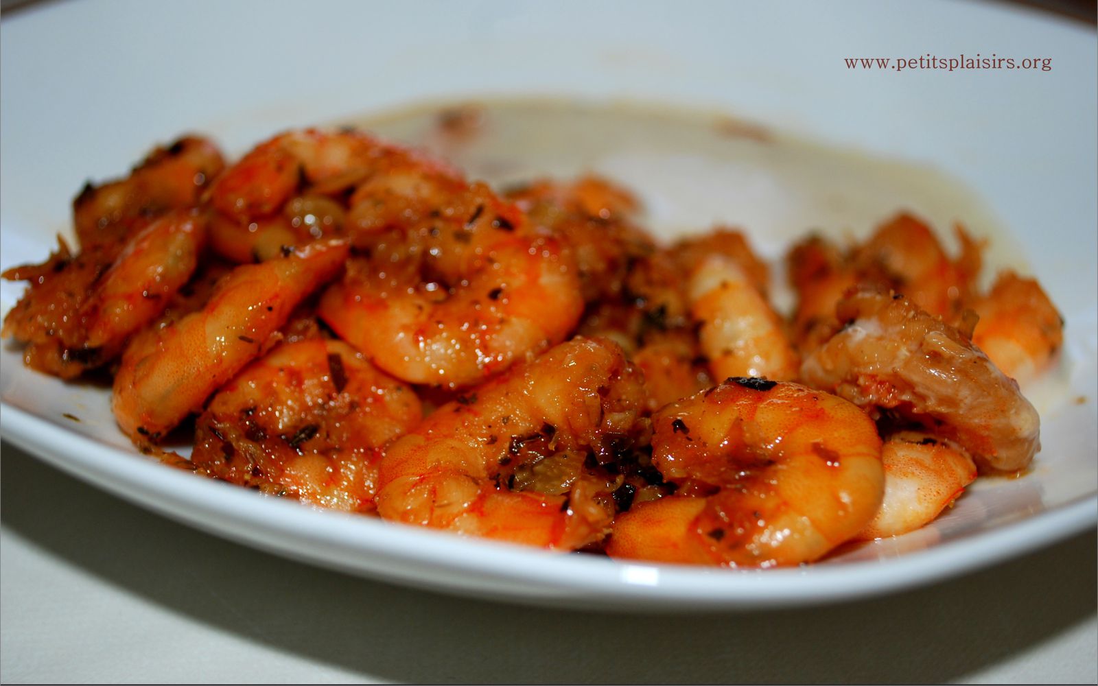 Crevettes marinée à la sauce soja au barbecue -  http://www.petitsplaisirs.org/