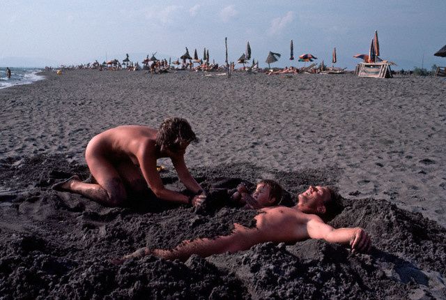 NUDISM_FAMILY_VACATION-copie-1.jpg