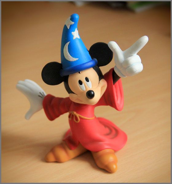 figurine mickey magicien