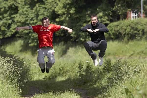 Steve Evets et Eric Cantona. Joss Barratt Steve Evets et Eric Cantona. Joss Barratt