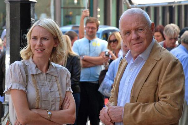 Anthony Hopkins et Naomi Watts. Warner Bros. France Anthony Hopkins et Naomi Watts. Warner Bros. France