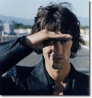 L'image http://idata.over-blog.com/4/95/31/85/archives/2008/07/Richard_Ashcroft_2.jpg ne peut être affichée car elle contient des erreurs.