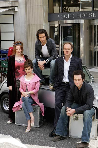 Brittany Murphy et Matthew Rhys (au premier plan)
- Love (et ses petits désastres)