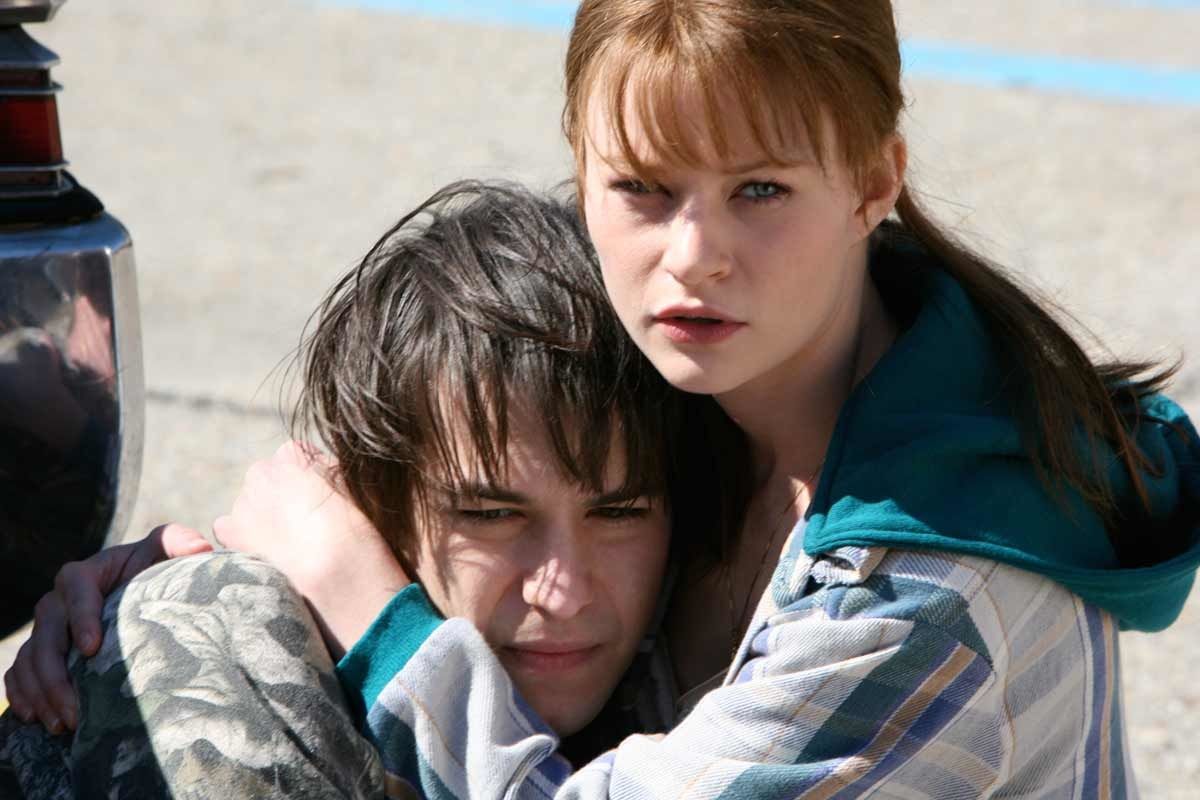 Marc-André Grondin et Emilie de Ravin. Gaumont Distribution Marc-André Grondin et Emilie de Ravin. Gaumont Distribution
