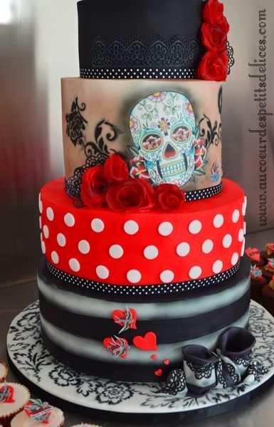 Gateau-de-mariage-rockabilly-tatouage-vintage.JPG