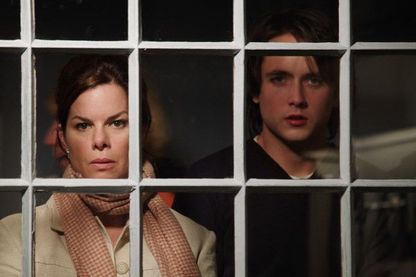 Invisible - Marcia Gay Harden et Justin Chatwin