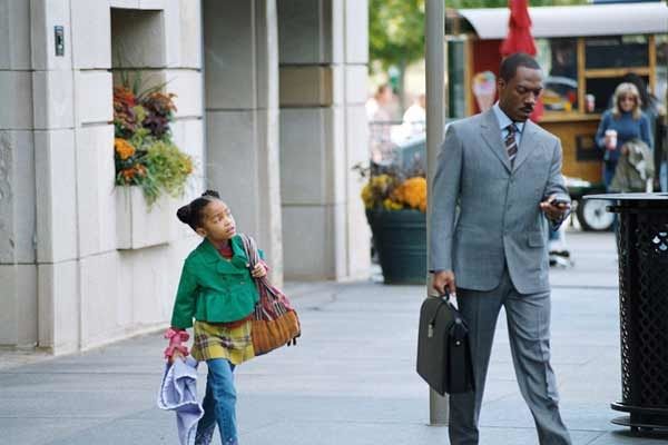 Eddie Murphy et Yara Shahidi. Paramount Pictures France Eddie Murphy et Yara Shahidi. Paramount Pictures France