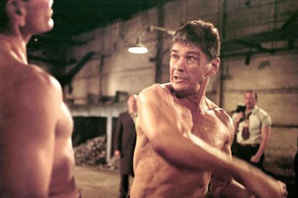 Charles Bronson, Walter Hill dans Le Bagarreur (Photo) Charles Bronson, Walter Hill dans Le Bagarreur (Photo)