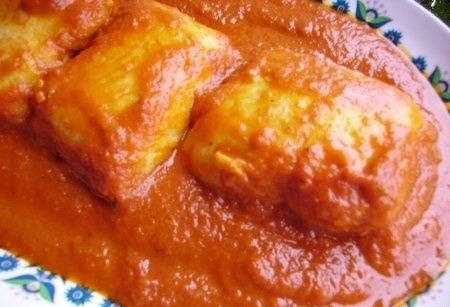 pollo-en-salsa-roja
