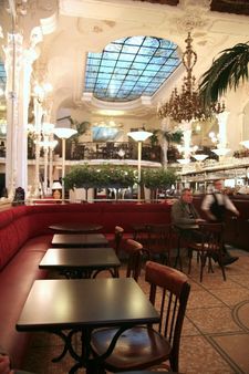 France, Auvergne, Moulins : " Le grand café " 1899