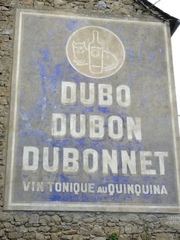 Réclame murale ancienne pour Dubonnet | Source | Date 2007-08-15 | Au