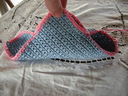 Pliage de la pochette en vue de la couture
