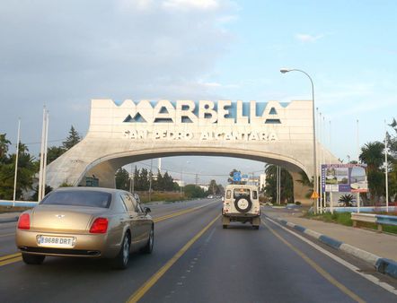 1 Arch over the N-340 in Marbella, Málaga, Spain | Source Flickr http