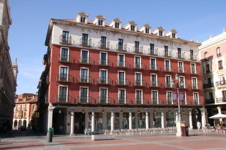 1 Banco de Santander - Plaza Mayor, Valladolid | Source | Author Tamor