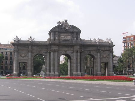 1 Madrid: Puerta de Alcala. 1 : . | Source | Author Gellerj | Date