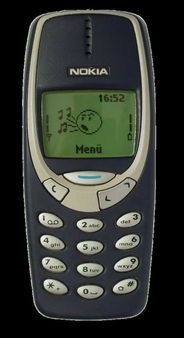 Blaue Version des Nokia 3310 Mobiltelefons mit deutschem Menü. | Sou