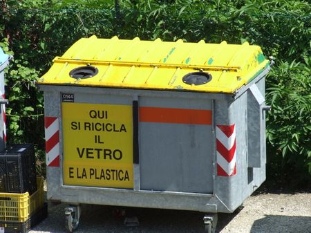 Cassonetto per la raccolta dei rifiuti di vetro | Source | Date 2006-0