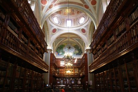 1 Biblioteca Pública de la Universidad Michoacana ubicada en Av. Mad