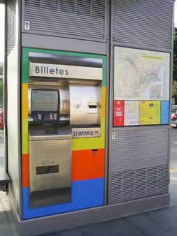 Máquina expendedora de billetes del Tranvía de Tenerife | Source Ima