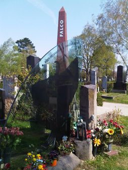 Falco: Grave at Vienna Central Cemetery
