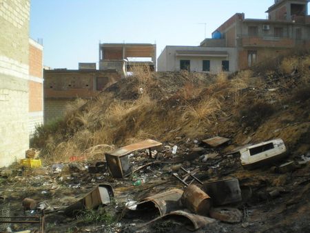 Discarica abusiva nel quartiere Sperlinga di it:Niscemi | Niscemi (fo