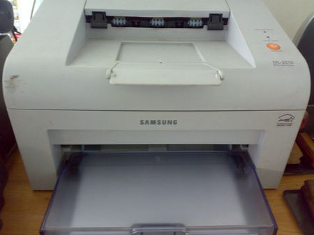 1 impresora laser | Source flickr http://flickr. com/photos/31545191@N