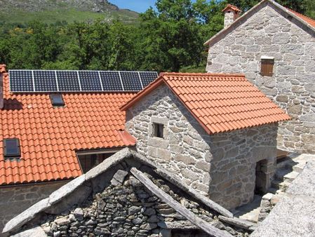 Enerxía solar fotovoltaica aillada de rede