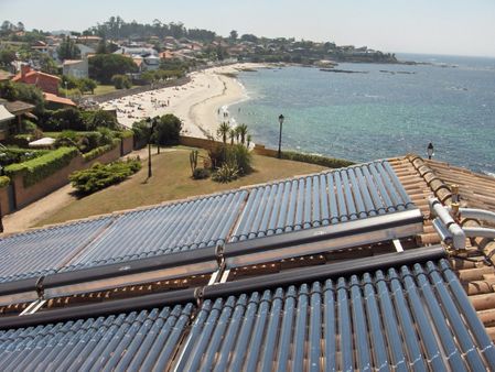 Enerxía solar térmica con tubos de baleiro