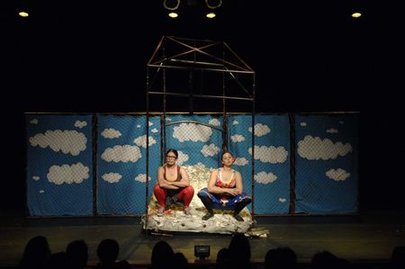 Teatro Infantil em Campinas - Galinhas Aéreas - Cia Linhas Aéreas