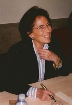 1 fr:Françoise Giroud | Françoise Giroud à une journée dédicaces
