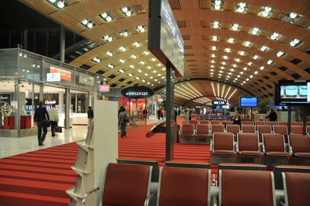 Hall du terminal 2E CDG Roissy à Paris