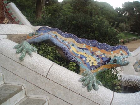 La Salamandra all'entrata del parco.- | Source | Date | Author Phyrex