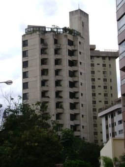 1 Um edifício em Belo Horizonte. 1 Um edifício em Belo Horizonte. |