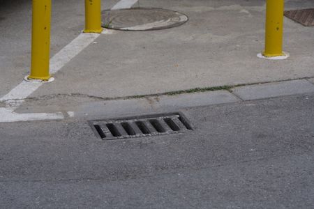 alcantarilla de ciudad