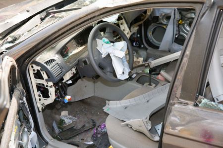 broken car2