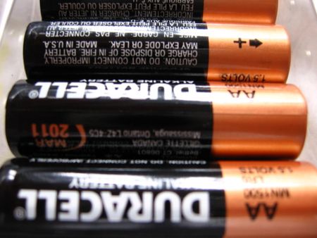 Duracell AA alkaline batteries | Source Fron English Wikipedia. | Da