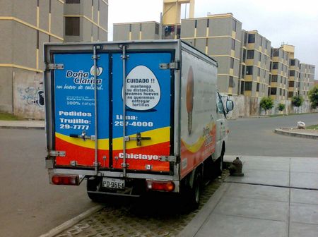 Camion repartidor de huevos