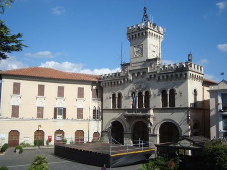 1 View of the cityhall of Fiuggi in Italy | Source | Author LPLT |
