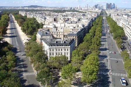 View from the top of Arc de Triomphe, Paris, France | photographer jul