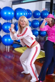 girls dancing in a fitness studio