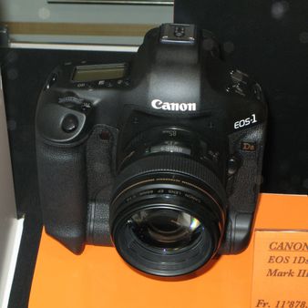 en:Canon EOS-1Ds Mark III | Canon EOS-1Ds Mark III | Source | Date |