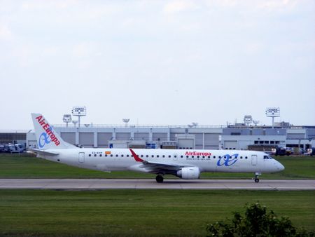 Air Europa Embraer 195SR EC-KYP @ Paris Orly