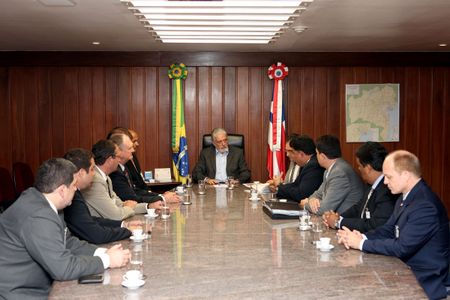 Governador Jaques Wagner recebe representantes da empresas Stolthaven