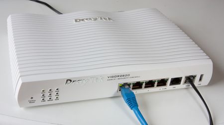 Draytek 2820 ADSL/ADSL2+ Router