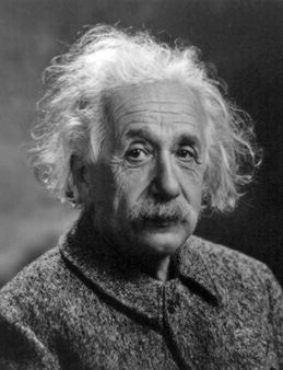 en:Albert Einstein | Albert Einstein Portrait d'fr:Albert Einstein |